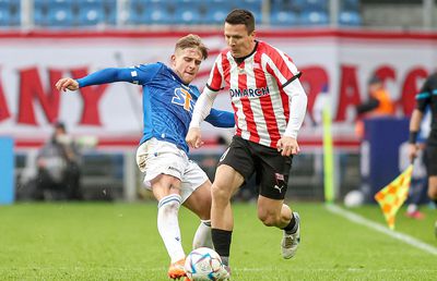 A jucat alături de Konoplyanka și îl descrie în amănunt: „Un fel de Sânmărtean! Mă așteptam să fie cu nasul pe sus, dar...”