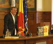 Hagi s-a amuzat copios de poveștile rememorate de Mircea Lucescu la microfon, cu ocazia lansării albumului autobiograf al „Regelui”. Foto: Cristi Preda (GSP)