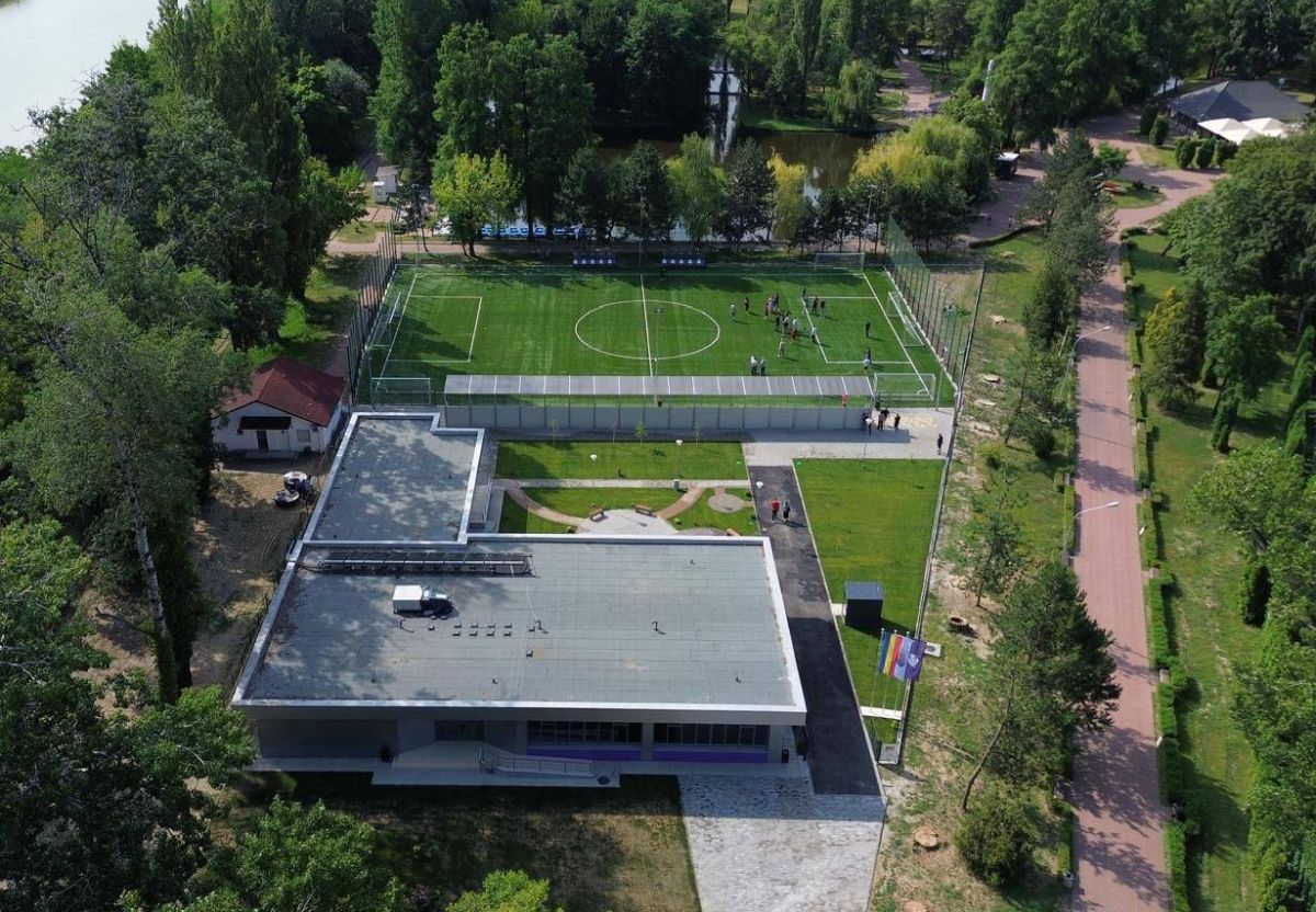 Stadion, nu, complex sportiv, da! Baza de 3,7 milioane de lei a fost inaugurată azi în orașul din România » Cine a finanțat proiectul