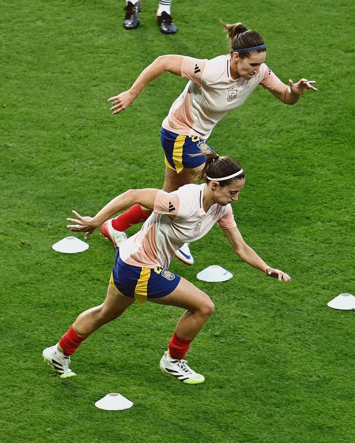 Pep Guardiola s-a întâlnit cu cea mai în vogă fotbalistă și a fost ofertat: „Aș veni gratis, dar trebuie să te avertizez că alta e problema”