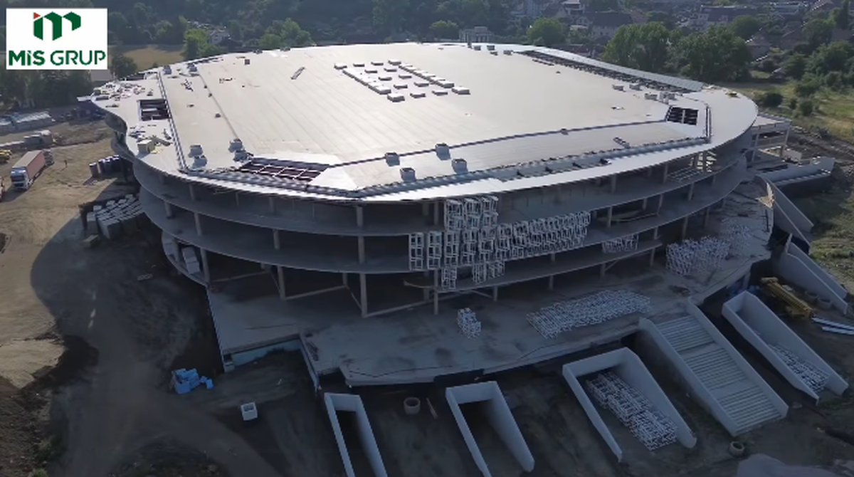 Noi imagini cu Sala Polivalentă din Brașov