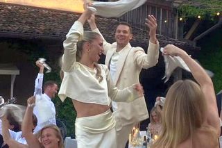 Petrecere în castel! Manuel Neuer s-a recăsătorit în Italia cu o handbalistă mai tânără cu 14 ani