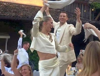 Petrecere în castel! Manuel Neuer s-a recăsătorit în Italia cu o handbalistă mai tânără cu 14 ani