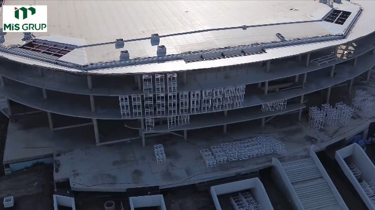 Imagini noi cu sala polivalentă din inima Transilvaniei! Structura capătă o formă spectaculoasă