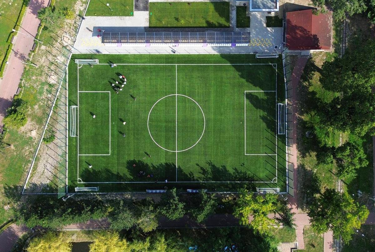 Stadion, nu, complex sportiv, da! Baza de 3,7 milioane de lei a fost inaugurată azi în orașul din România » Cine a finanțat proiectul