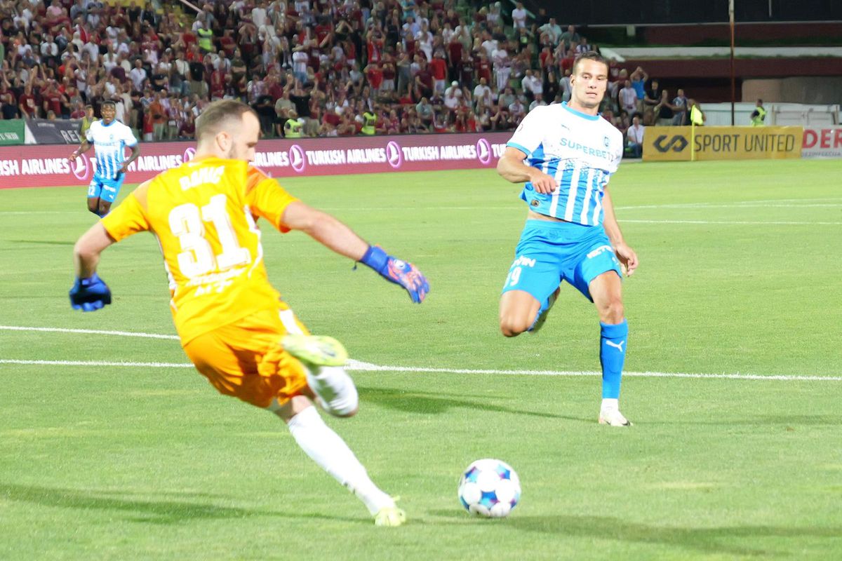 FK Sarajevo - Craiova 2-1 » Surclasată, dar în viață! Aproape de KO, Universitatea a fost resuscitată de supergolul lui Romanchuk