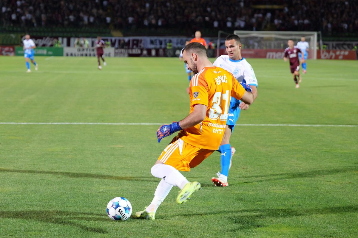FK Sarajevo - Craiova 2-1 » Surclasată, dar în viață! Aproape de KO, Universitatea a fost resuscitată de supergolul lui Romanchuk