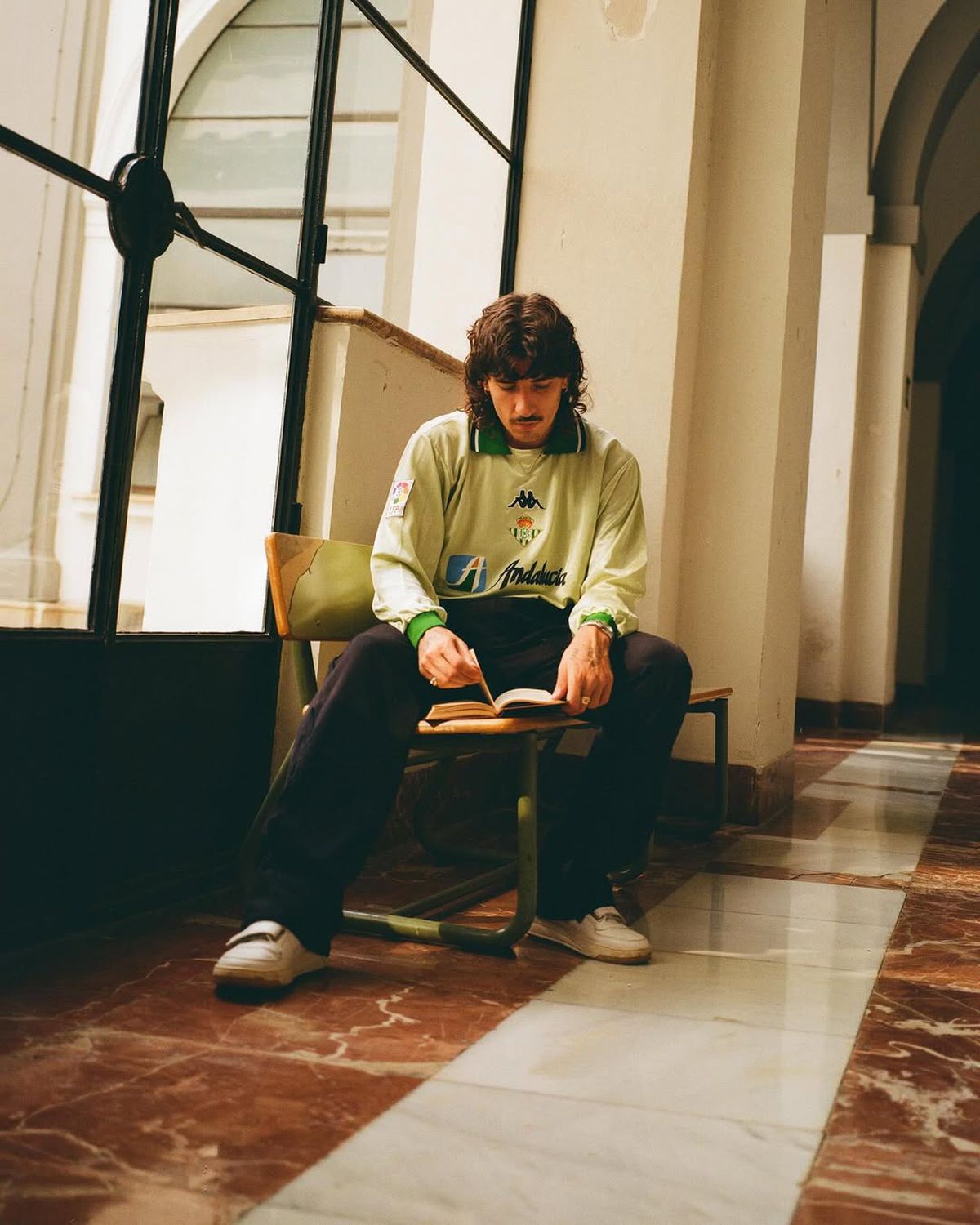 „Literatura mi-a schimbat viața” » A jucat la Barcelona, dar a făcut istorie la Arsenal, iar acum uimește The Guardian: „Aceasta e lista mea de cărți”