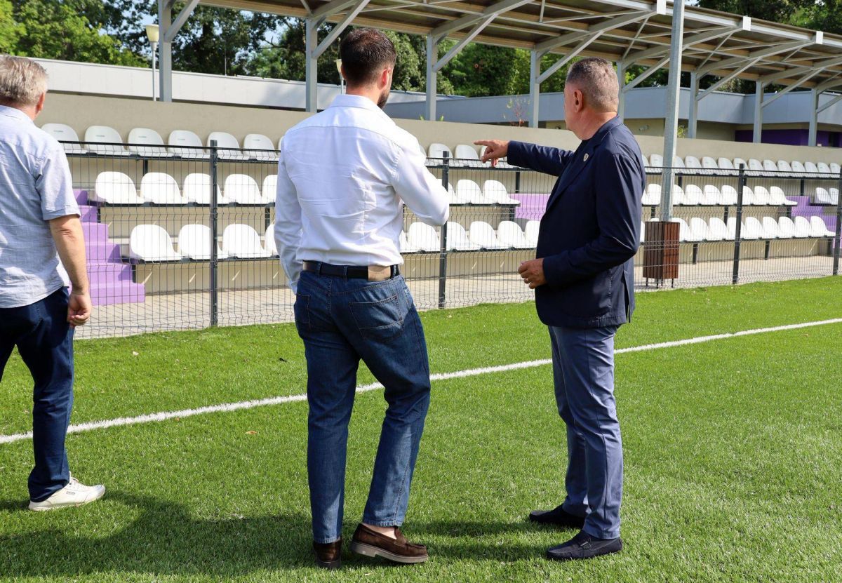 Stadion, nu, complex sportiv, da! Baza de 3,7 milioane de lei a fost inaugurată azi în orașul din România » Cine a finanțat proiectul