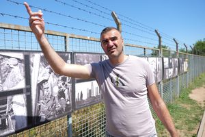 Memorialul durerii la Sarajevo » Adnan Guso ne-a fost ghid la „Tunelul Speranței”: „Să uităm ce-a fost, dar să nu uităm ce rău a fost”