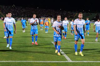 5 detalii care nu s-au văzut la TV în FK Sarajevo - Craiova, după ce s-a tras cortina: ținuți încă 30 de minute pe gazon