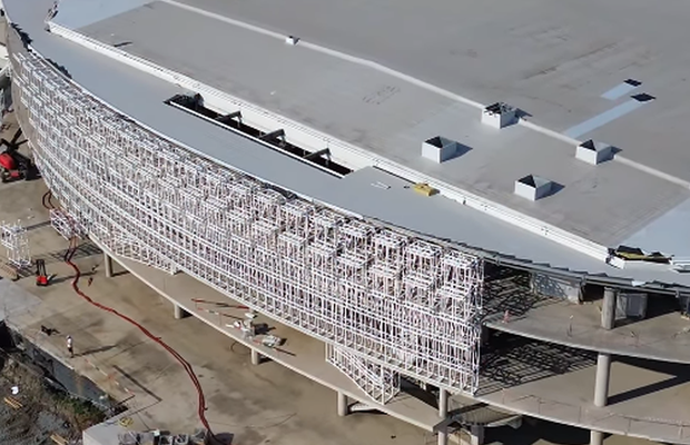 Imagini noi cu sala polivalentă din inima Transilvaniei! Structura capătă o formă spectaculoasă