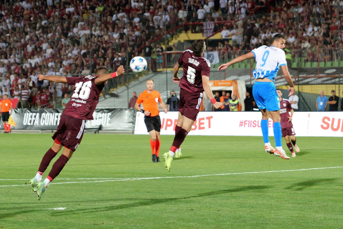 FK Sarajevo - Craiova 2-1 » Surclasată, dar în viață! Aproape de KO, Universitatea a fost resuscitată de supergolul lui Romanchuk