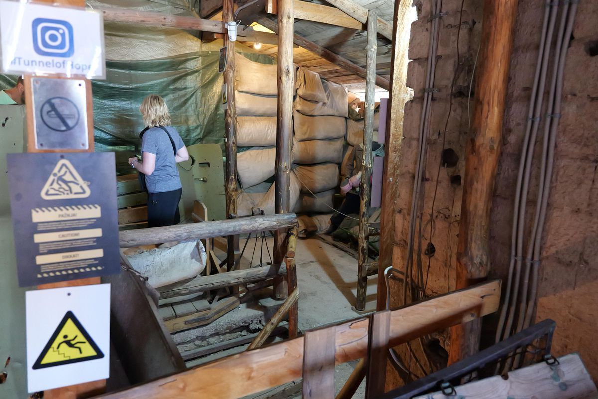 Imagini tulburătoare de la „Tunelul Speranței”, locul de unde și-a câștigat Bosnia independența