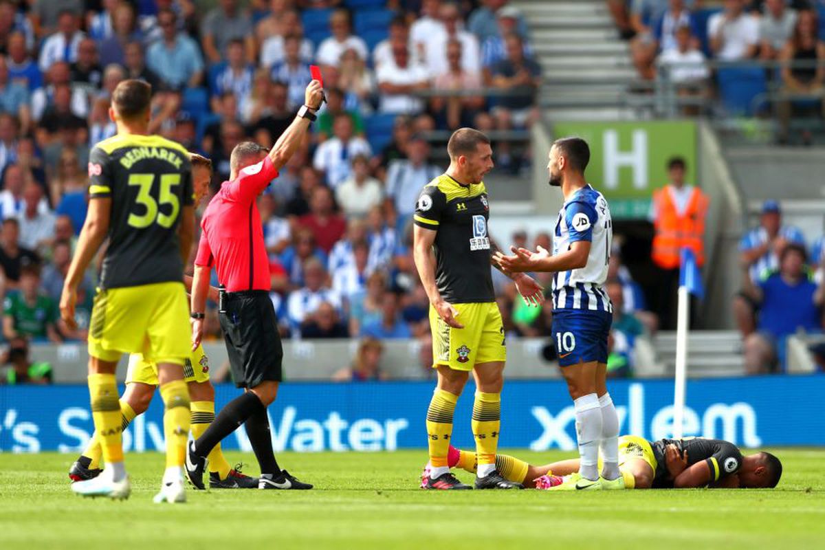 BRIGHTON - SOUTHAMPTON // FOTO + VIDEO Florin Andone a primit „ROȘU” direct și a ajuns ținta criticilor: „Oribil! Fault de cinci roșii, e un rupător de picioare”