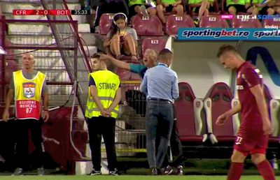 CFR CLUJ - FC BOTOȘANI 4-1 // FOTO Dan Petrescu, o nouă criză de nervi pe margine » Cum au încercat să-l calmeze clujenii