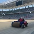 Pe stadionul din Ghencea se montează gazonul // foto: Facebook @ CNI