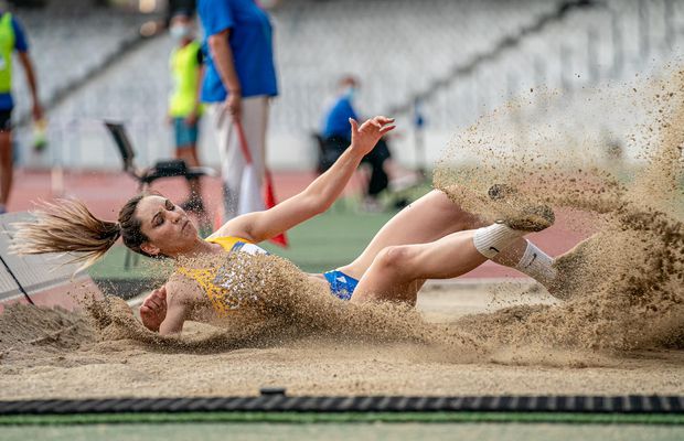 Performerii Internaționalelor României: Bianca Ghelber, Camelia Gal și Rareș Toader