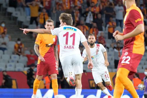 Alexandru Cicâldău a jucat 65 de minute pentru Galata, la 2-1 cu Hatayspor / Sursă foto: Twitter Galatasaray