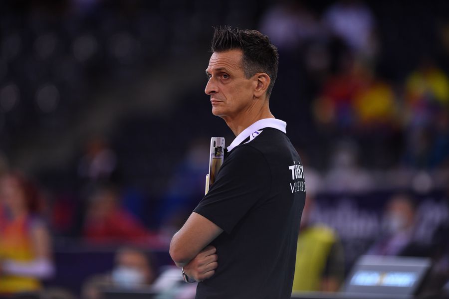 Giovanni Guidetti pe margine la meciul cu România FOTO Raed Krishan (Cluj-Napoca) Giovanni Guidetti, unul dintre cei mai buni antrenori din lume: „România e o echipă cu un potențial foarte bun, dar prea crudă”