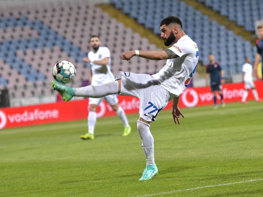 Radu Boboc a fost cu naționala olimpică la Tokyo, dar de acolo s-a întors cu o accidentare bizară, o arsură la gleznă, încă n-a jucat în actuala ediție de Liga 1 Interviu cu Radu Boboc, fundașul Farului: „Am suferit, am plâns. E greu să pleci de acasă”