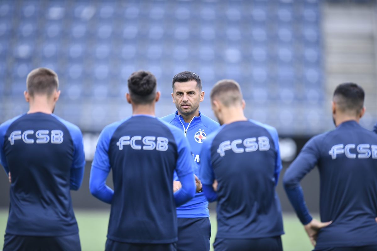 Antrenament FCSB + conferință Nicolae Dică