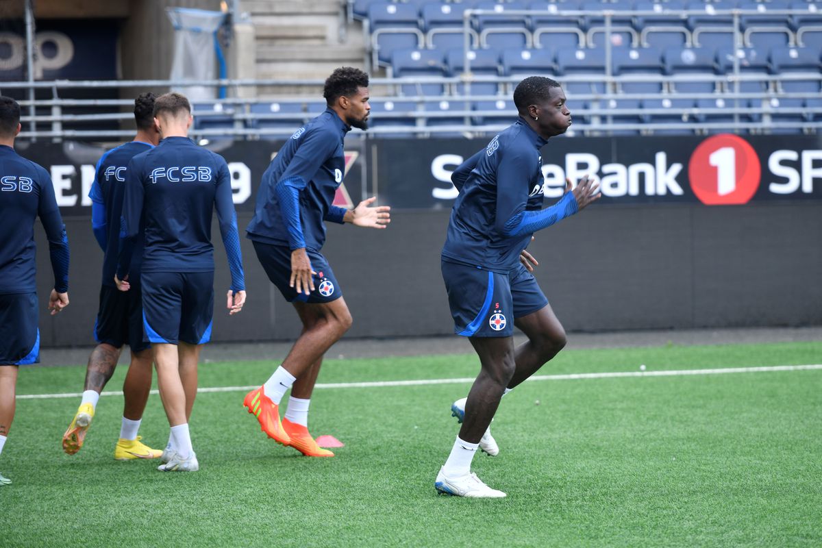 Dică, iritat la conferință de întrebarea reporterului GSP: „Am venit când unii nu mai credeau că Steaua va trece de Saburtalo, iar acum începeți cu întrebări dacă simt presiune”