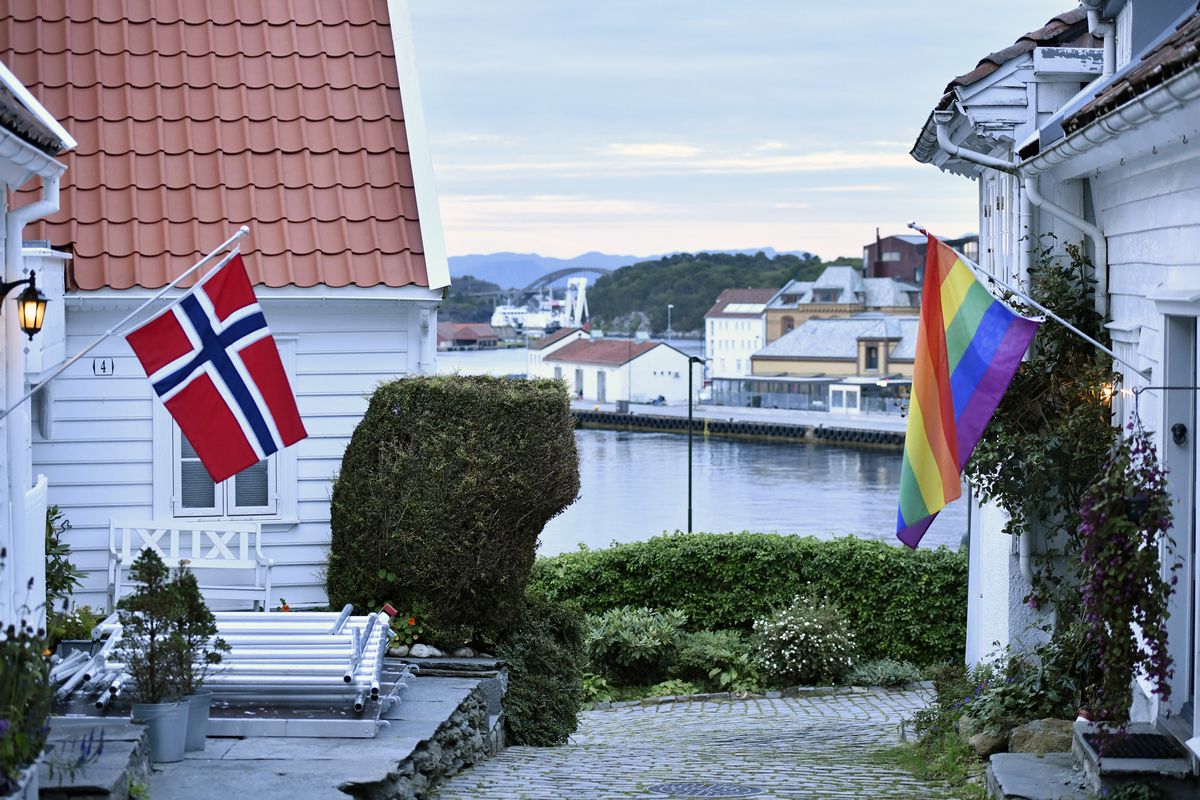 Stavanger, un loc în care parcă s-au adunat toate contrastele lumii: orașul din basm, cu mașini Tesla și cerșetori cu POS