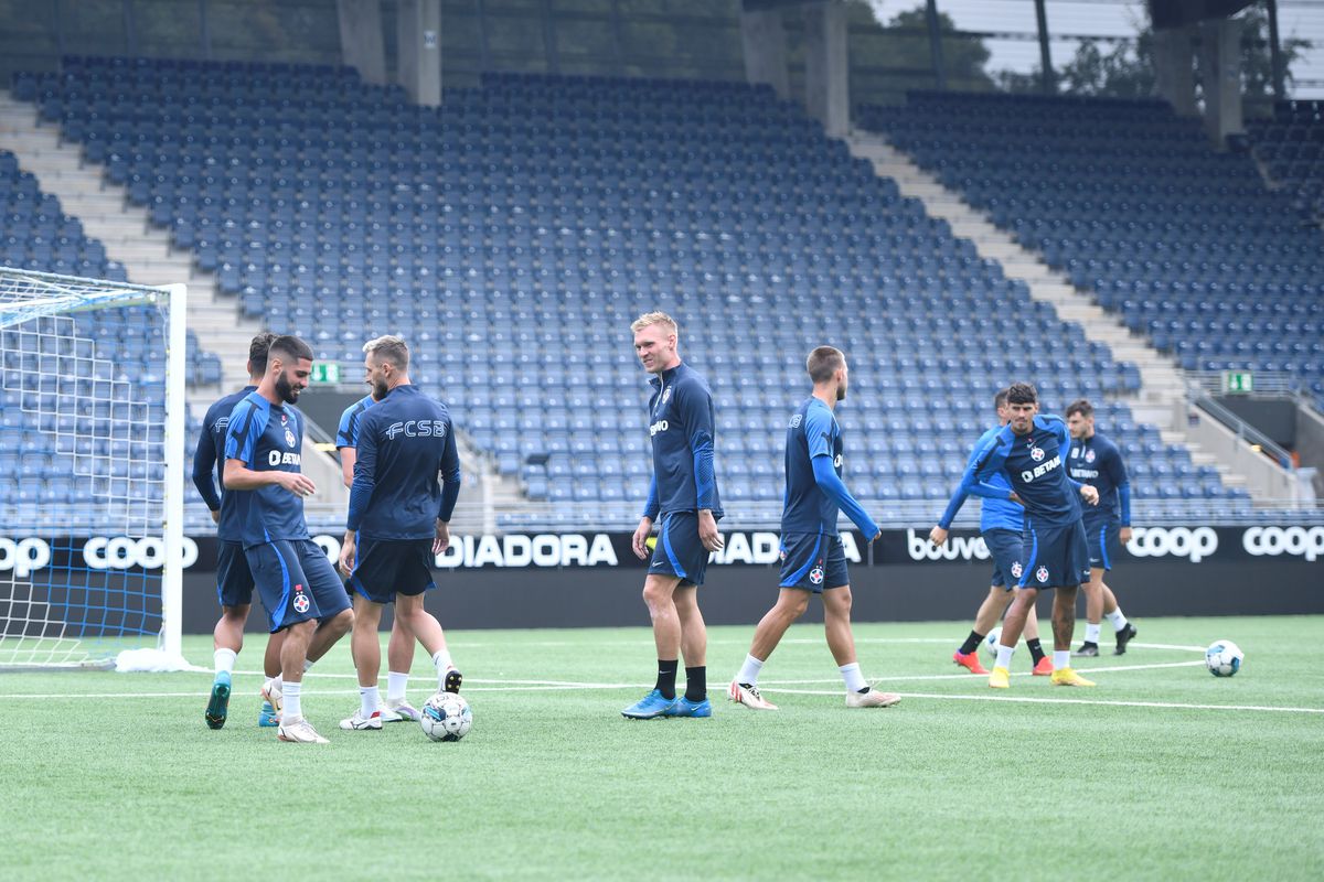 Antrenament FCSB + conferință Nicolae Dică