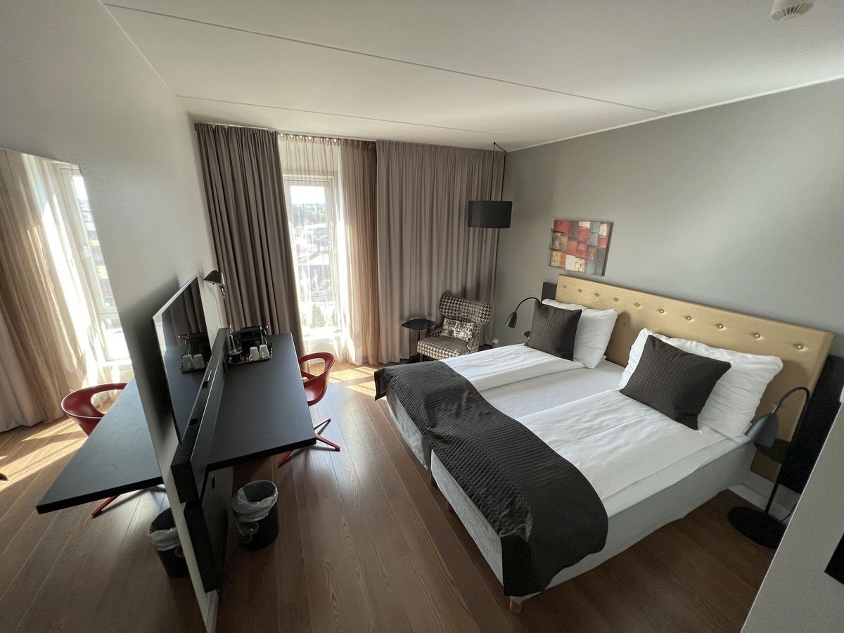 Iată pe ce se duc salariile lui Coman și Olaru! » Echipa GSP prezentă în Norvegia a vizitat hotelul din Stavanger cu prețuri de Burj al-Arab