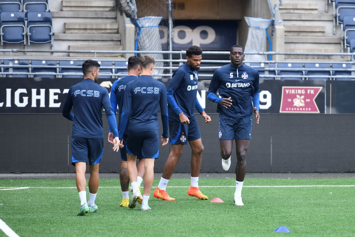 Dică, iritat la conferință de întrebarea reporterului GSP: „Am venit când unii nu mai credeau că Steaua va trece de Saburtalo, iar acum începeți cu întrebări dacă simt presiune”