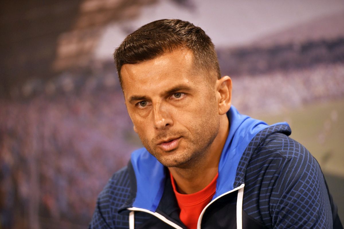 Dică, iritat la conferință de întrebarea reporterului GSP: „Am venit când unii nu mai credeau că Steaua va trece de Saburtalo, iar acum începeți cu întrebări dacă simt presiune”