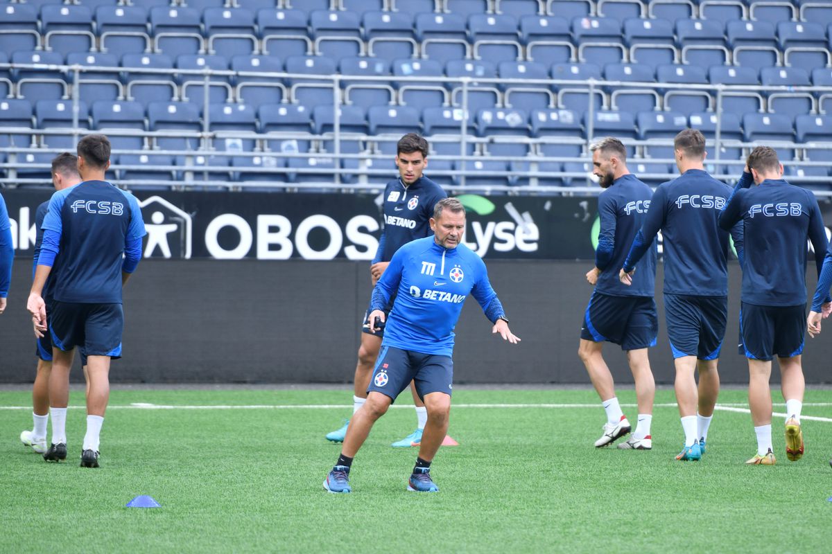 Antrenament FCSB + conferință Nicolae Dică