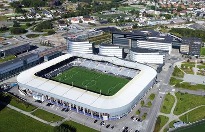 Cum să construim un stadion fără să risipim banii? Ne învață Norvegia! Arena lui Viking, incomparabil mai ieftină decât cele din București