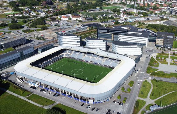 Cum să construim un stadion fără să risipim banii? Ne învață Norvegia! Arena lui Viking, incomparabil mai ieftină decât cele din București