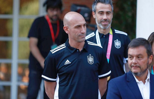 FIFA l-a suspendat pe Rubiales! Le-a interzis președintelui și întregii Federații Spaniole s-o contacteze pe Jenni Hermoso