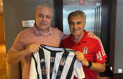 Marius Șumudică a mers la hotelul lui Beșiktaș și a stat de vorbă cu Șenol Guneș: „I-am făcut cadou ceva tradițional”