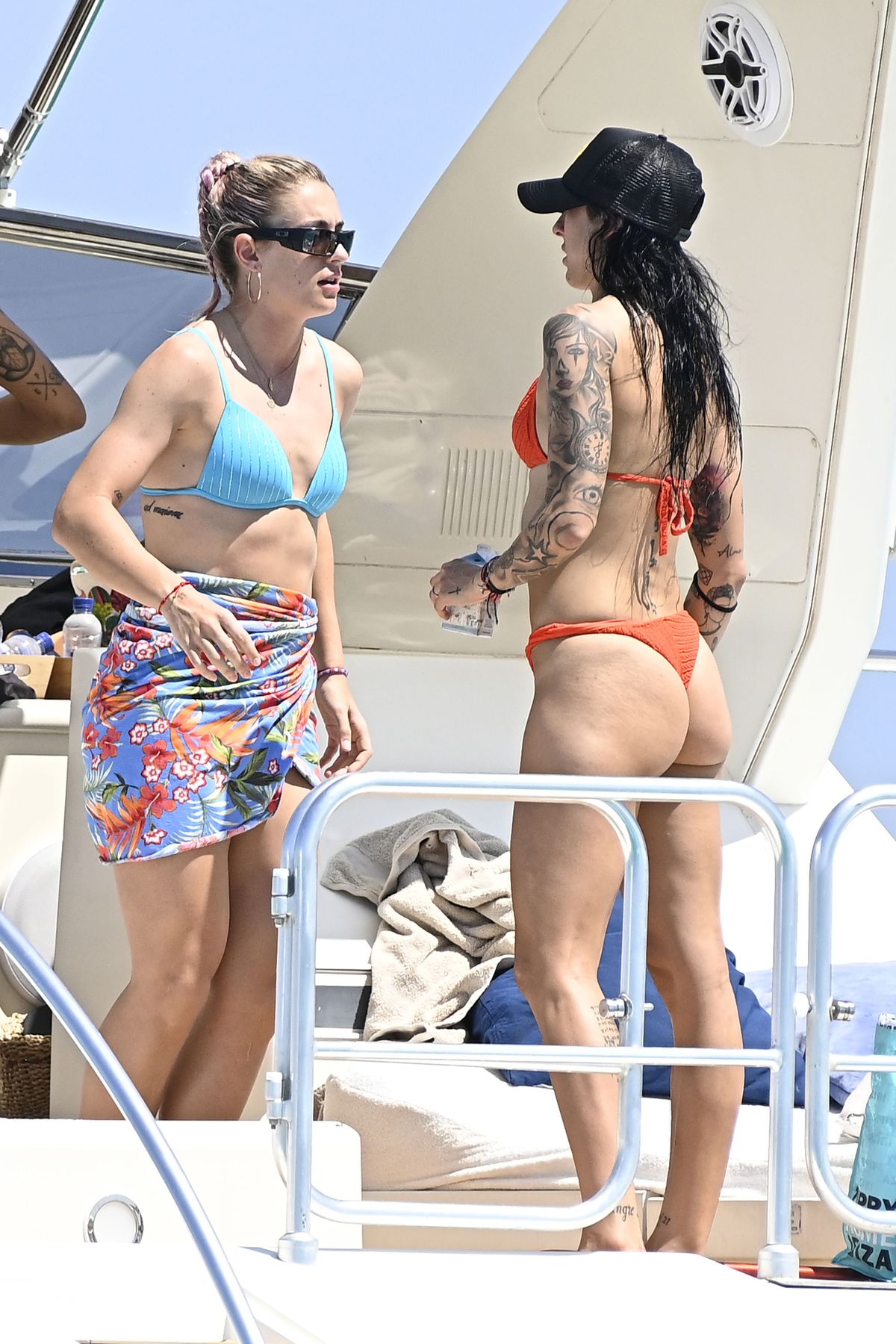 Petrecere în bikini! Vedetele Spaniei de la Mondialul de fotbal feminin se distrează pe iaht, în Ibiza, după victoria împotriva Angliei