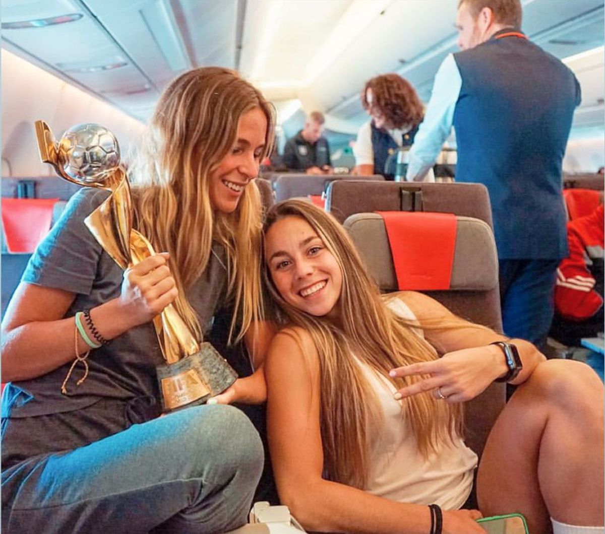 Petrecere în bikini! Vedetele Spaniei de la Mondialul de fotbal feminin se distrează pe iaht, în Ibiza, după victoria împotriva Angliei