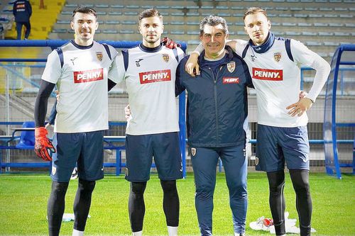 Florin Niță (stânga) prelungește cu Gaziantep. Foto: Instagram