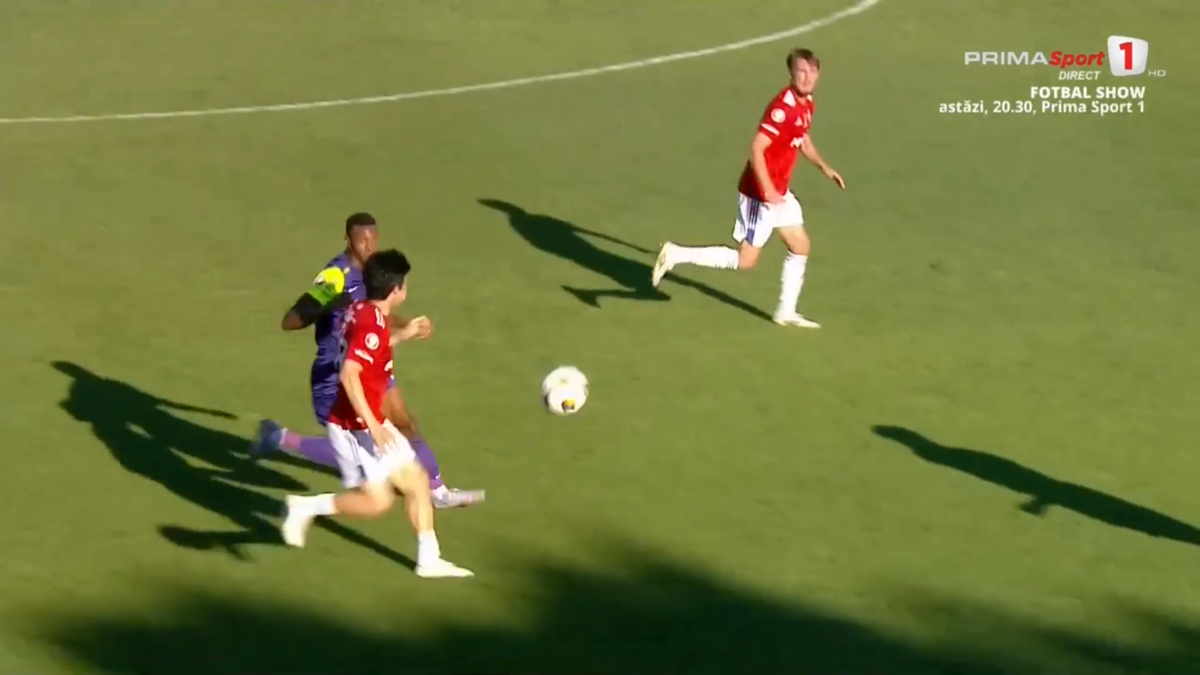 Faze scandaloase în Oțelul - CFR Cluj » Și-au lovit adversarii cu pumnii și picioarele