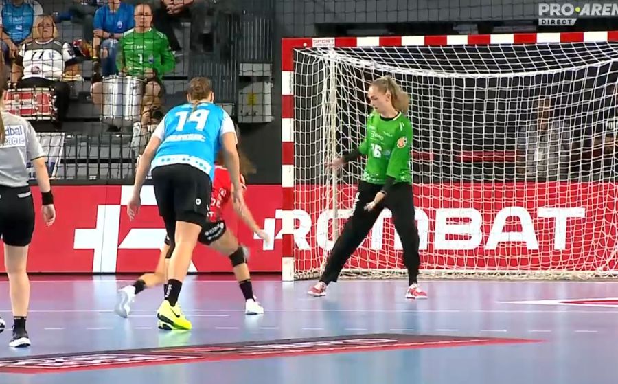 CSM București - Gloria Bistrița, finală EPICĂ în Supercupa României la handbal feminin » 4 reprize de prelungiri, 79 de goluri marcate!