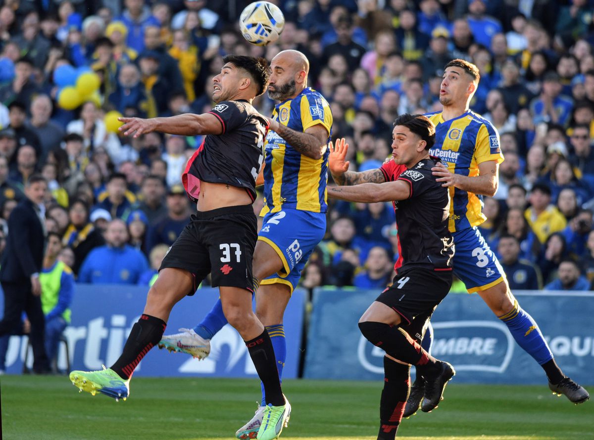Cristian Fabbiani, fostul atacant de la CFR Cluj, învins de un gol genial al lui Angel Di Maria » Atmosferă de vis în Rosario -  Newells Old Boys