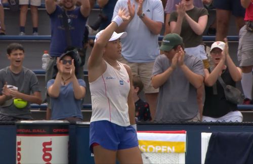 Indoneziana Janice Tjen (23 de ani, 147 WTA) a învins-o pe rusoaica Veronika Kudermetova (28 de ani, 26 WTA), 6-4, 4-6, 6-4 și s-a calificat în turul secund la US Open 2025.