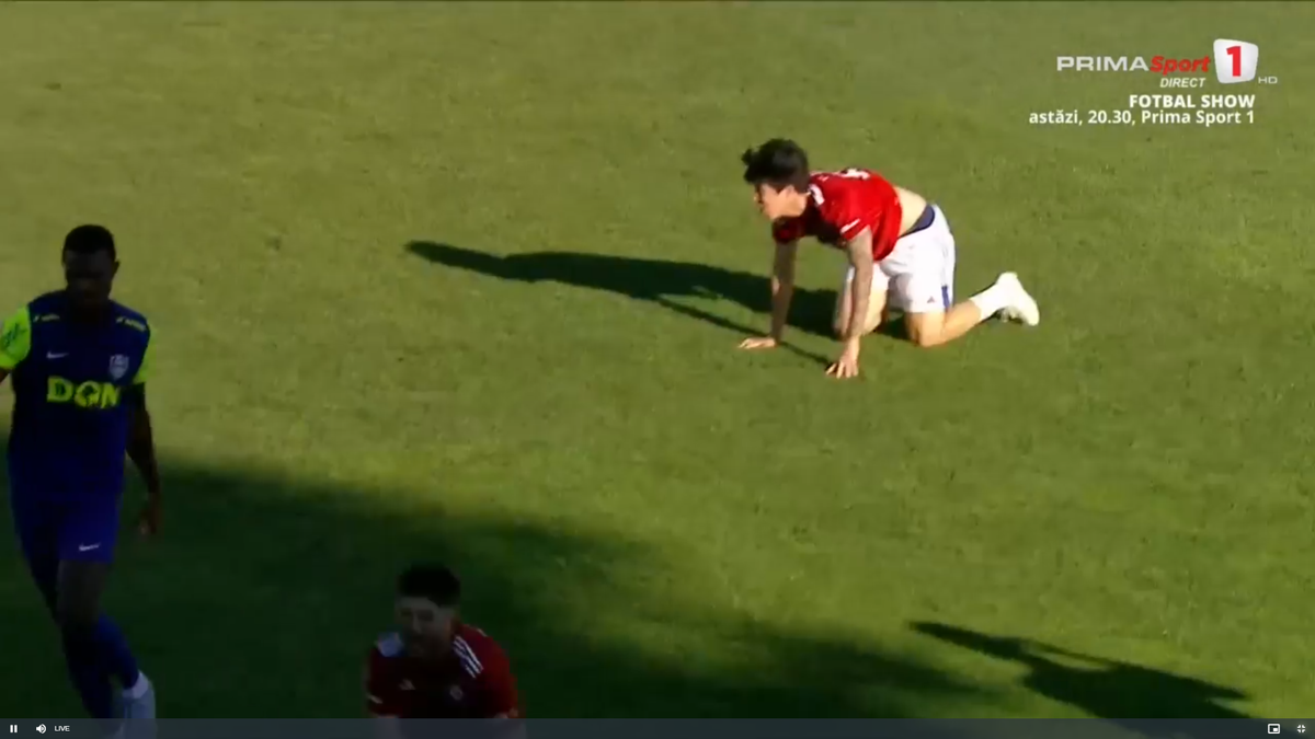 Faze scandaloase în Oțelul - CFR Cluj » Și-au lovit adversarii cu pumnii și picioarele