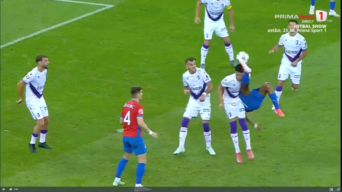 Fază controversată în FCSB - Argeș: Ngezana, iertat de eliminare? » „Foarfecă” direct în capul unui adversar, care a fost schimbat înainte de pauză