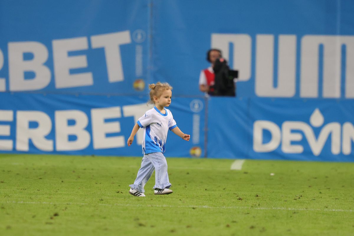 „Tati, ai fost minunată!” » Micuța Ilinca a oferit imaginile serii la Craiova