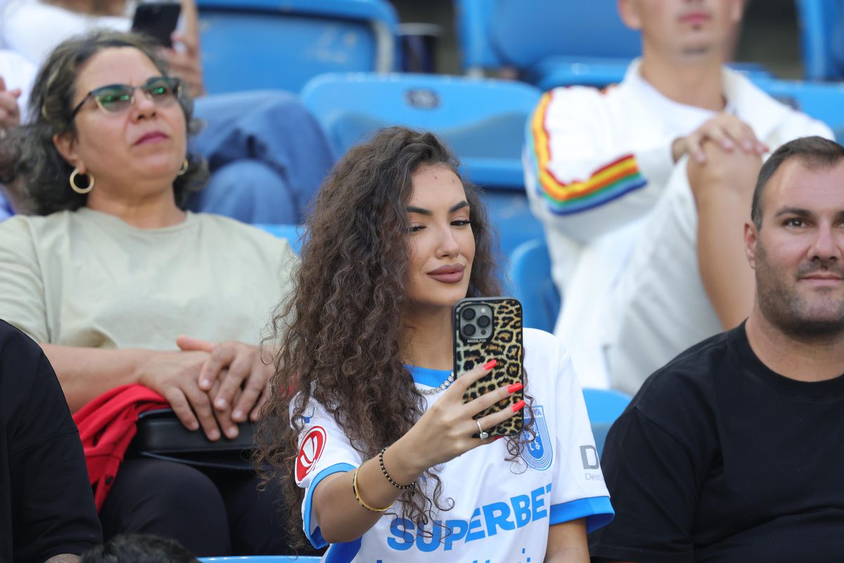 Toți ochii pe Lavinia! Iubita-studentă a „leului” din Bănie, în tribune la Craiova - Petrolul