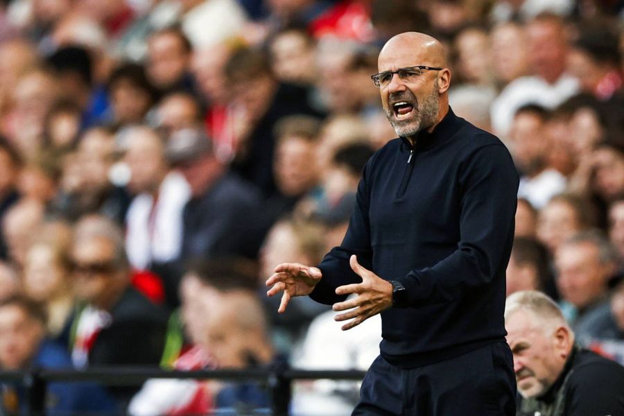 Antrenorul Peter Bosz nu l-a menajat pe Dennis Man după debutul modest de la PSV: „Superficial, jocul lui a fost plat”