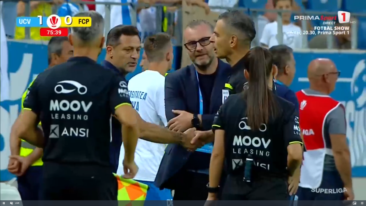 Mirel Rădoi, criză de nervi în Craiova - Petrolul » Momente uluitoare: a dat cu pumnii în banca de rezerve